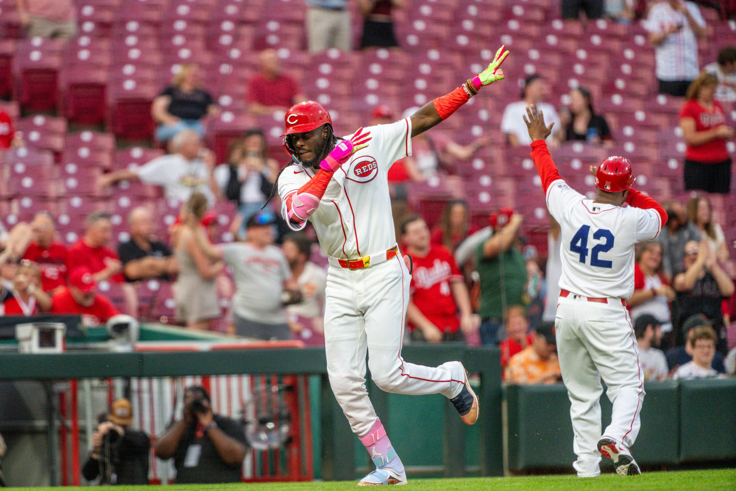 Photos: Cincinnati Reds beat the San Francisco Giants on Jackie Robinson Day